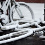 Cykel der er overdækket af sne
